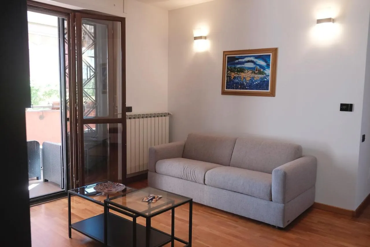 Bwr - Bilocale Con Terrazzo, Via Gonin Apartment Milan 0*,  Italy