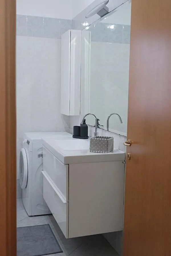 Bwr - Bilocale Con Terrazzo, Via Gonin Apartment Milan